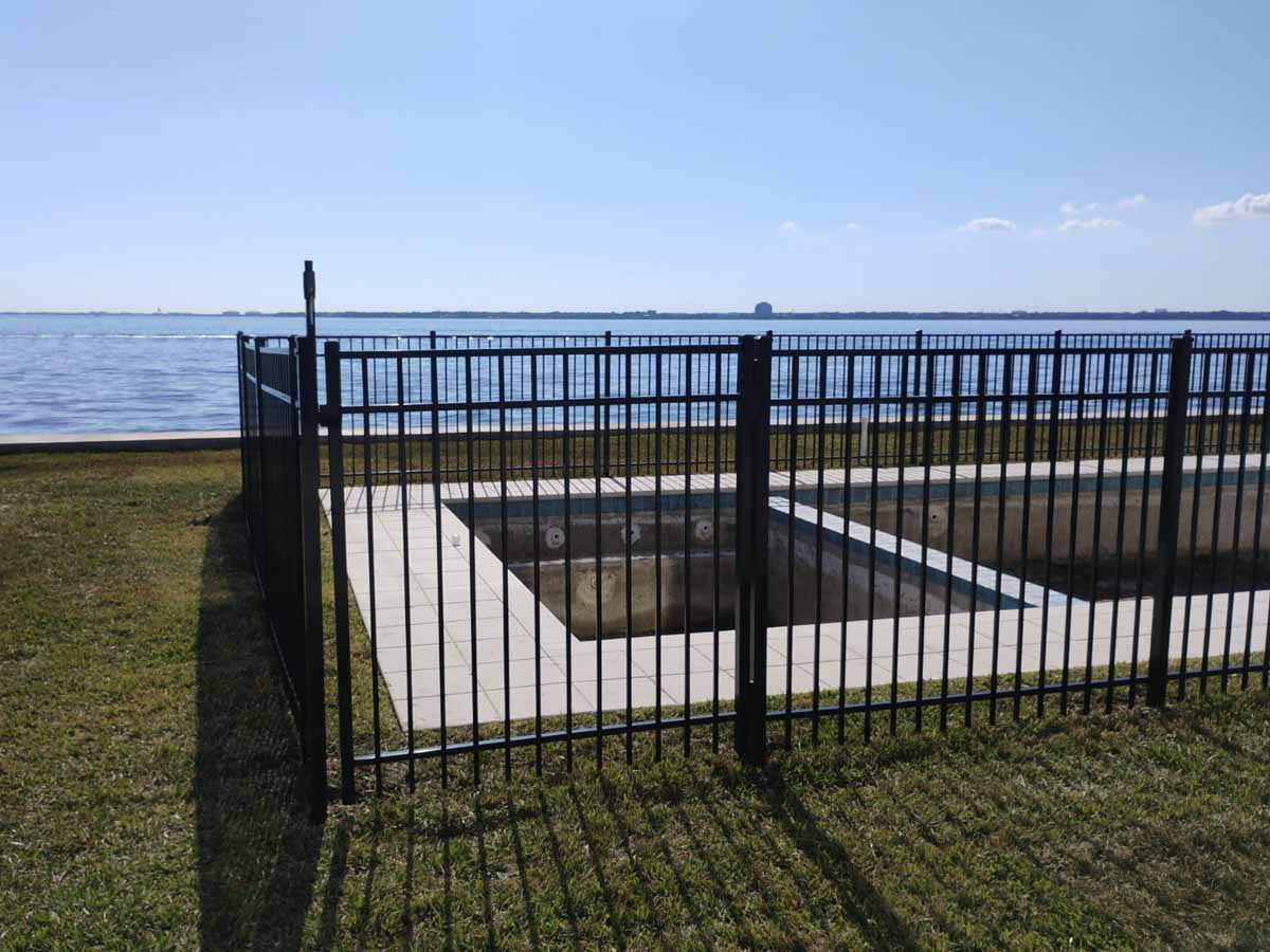 Aluminum fence in Wimauma Florida