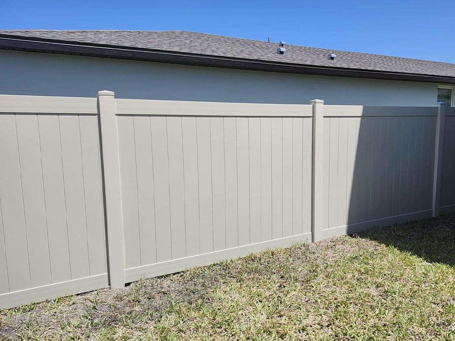 Vinyl Fence Contractor in Wimauma, Florida