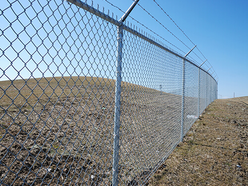Commercial fence contractor in Wimauma, Florida
