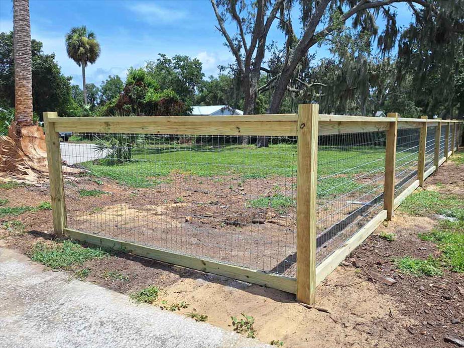 Farm fence in Riverview Florida